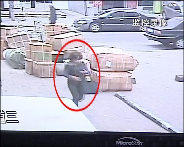 孕妇遭丈夫前妻捅六刀 腹中31周胎儿死亡(图) 孕妇遭丈夫前妻捅六刀 腹中31周胎儿死亡(图)