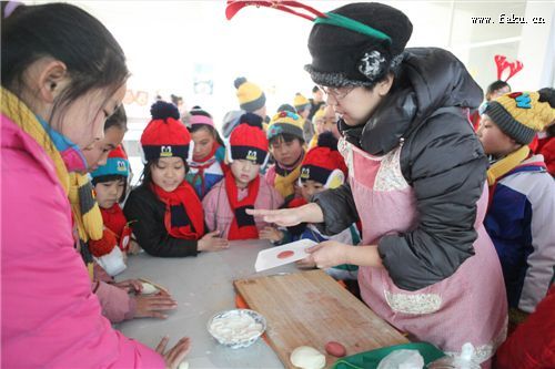 圣诞大使空降法库县四家子蒙古族希望小学 圣诞大使空降法库县四家子蒙古族希望小学