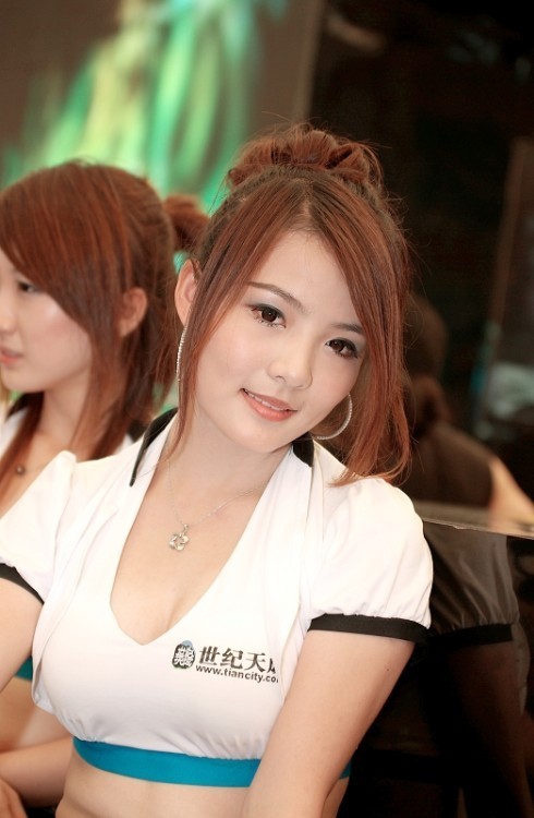 游戏展上的漂亮妹妹